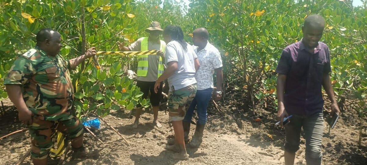 KFS GPS mapping officers at Mkupe site